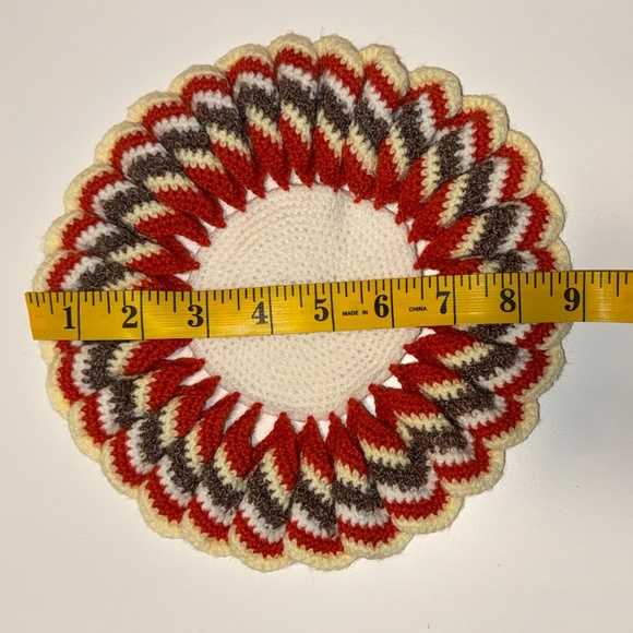 Scalloped-edge Crochet Doily / Trivet / Candle Trivet 9" cottagecore boho style - Picture 4 of 4